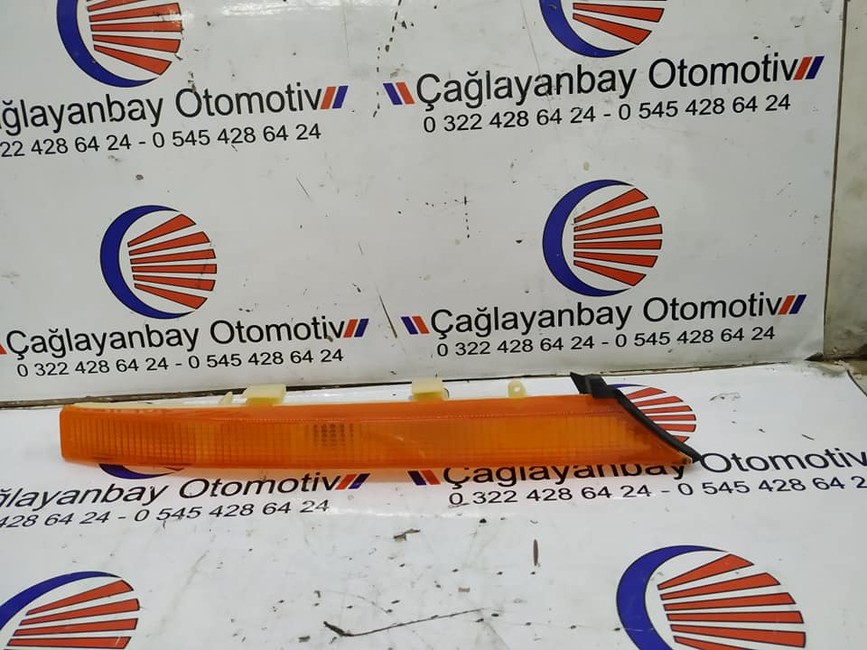Mitsubishi Colt Lancer sağ çamurluk sinyali